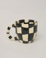 Rolanda Mug Black Wavy Checkered  by Conloque