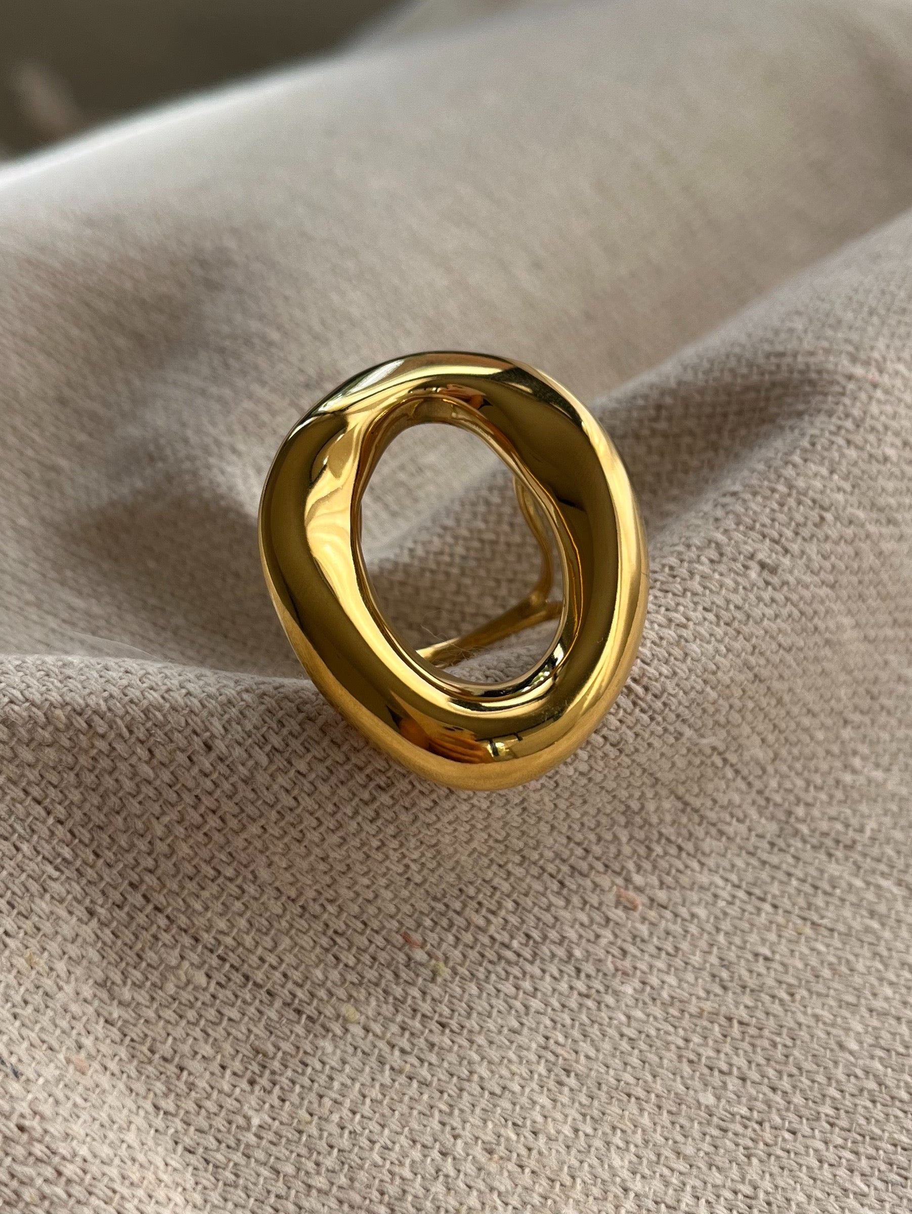 Omi Ring