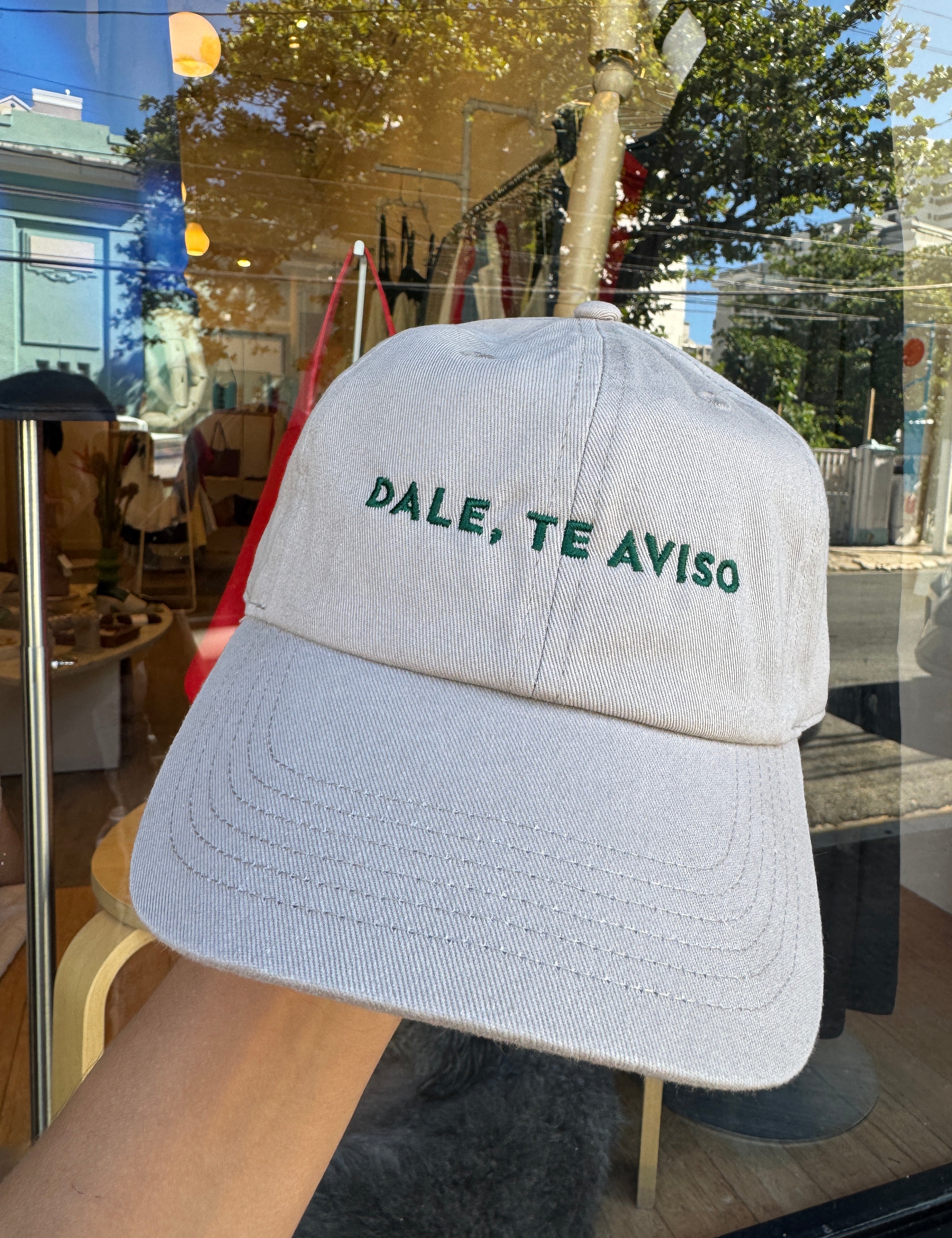 DALE, TE AVISO by Moni & Coli