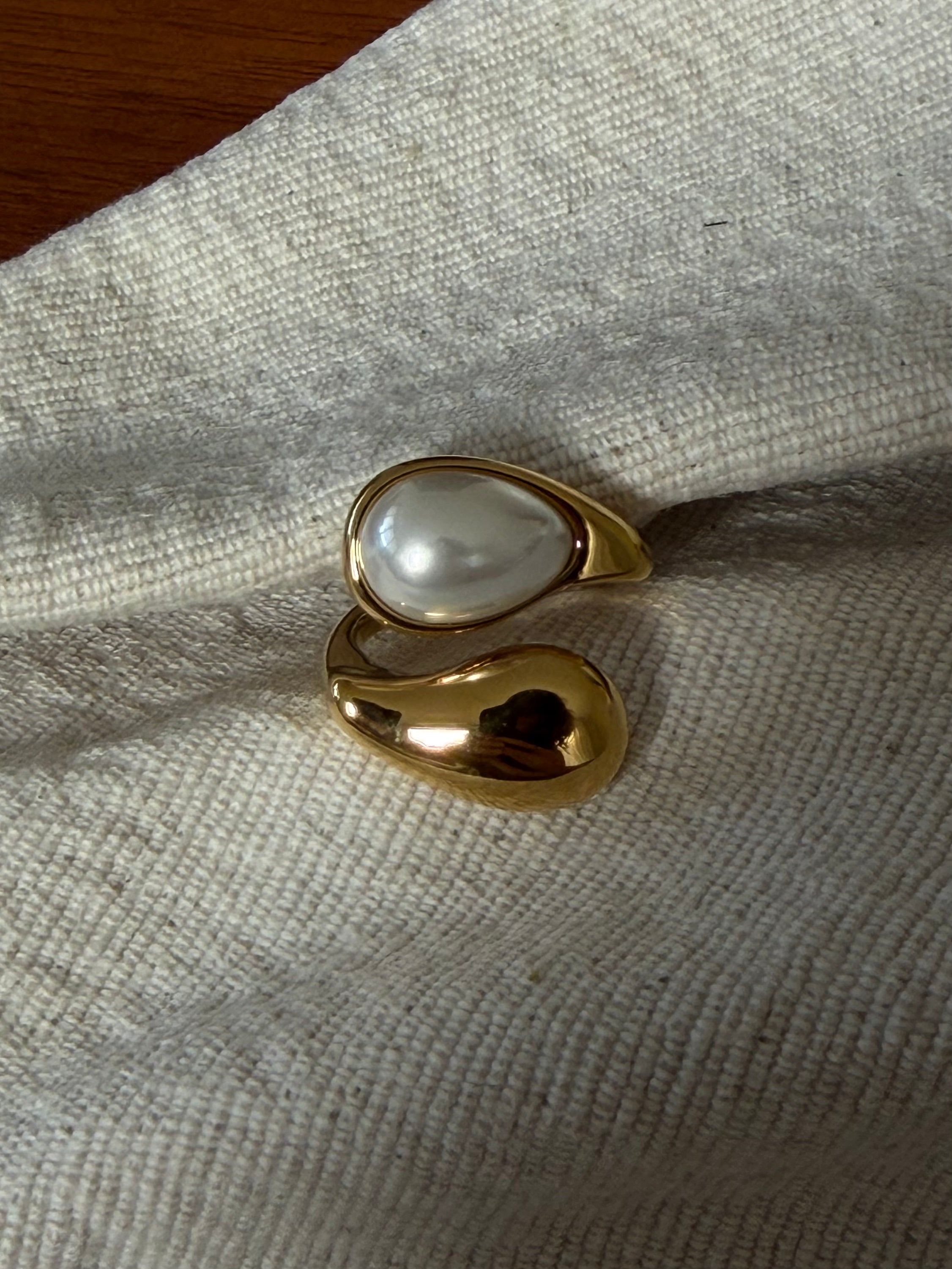 Harlow Ring