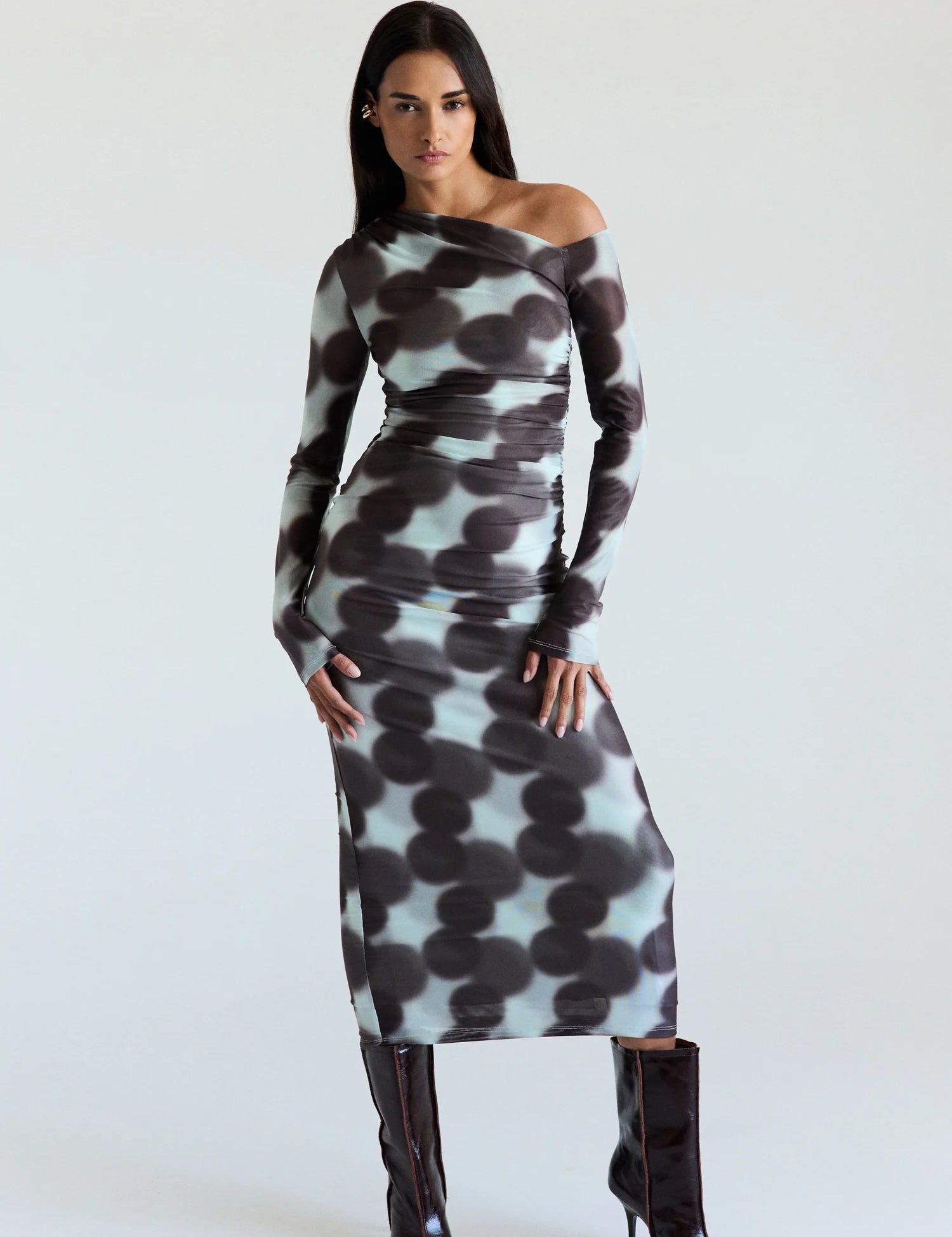 ND-2547_BLACK_MULTI_LOOKBOOK_00004.webp