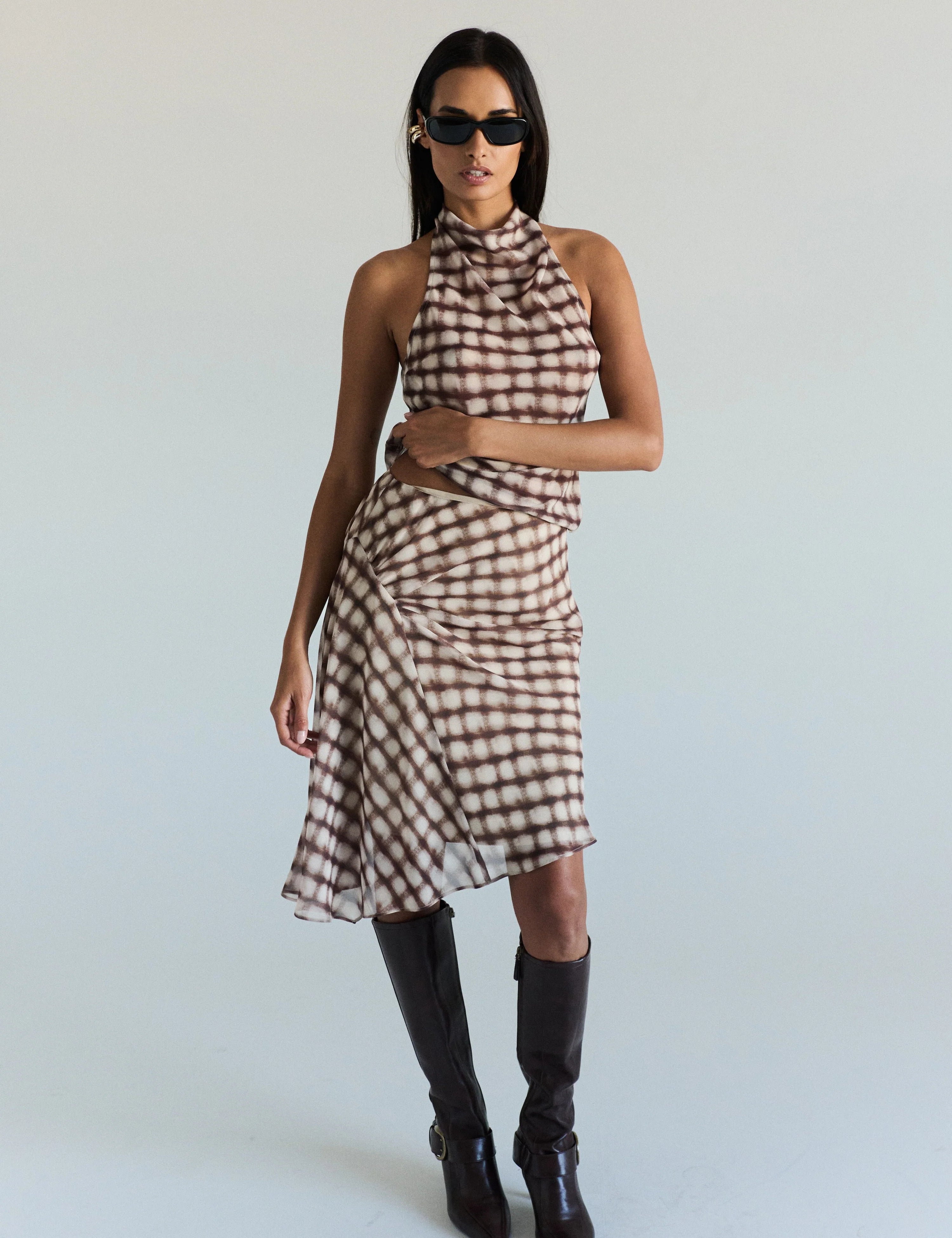 NT-2598_NP-2540_BROWN_LOOKBOOK_00001.webp