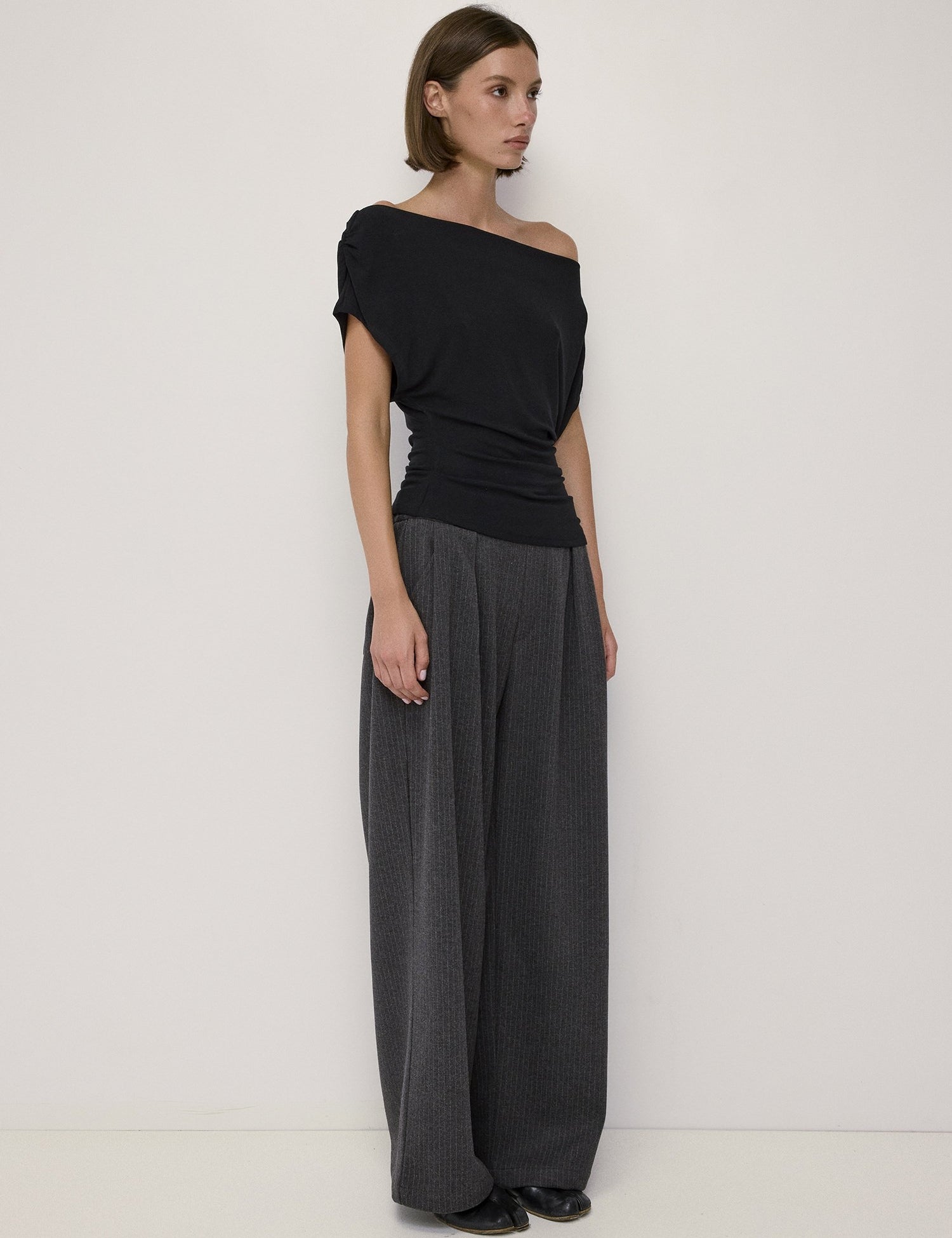 tmr1850_black_2a_m.jpg